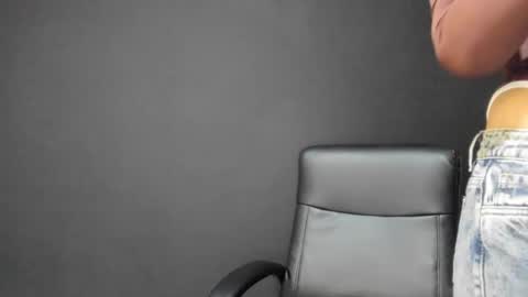 Snapshot of lisla21 chatting on February 16, 3:46 am Andrea and Charlotte online show from February 16, 3:46 am