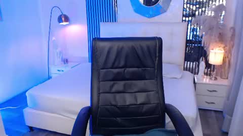 Snapshot of liss_black chatting on July 9, 3:43 am Andrea online show from July 9, 3:43 am