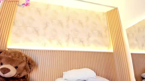 Snapshot of liss_reyes chatting on May 22, 12:11 pm Liss online show from May 22, 12:11 pm