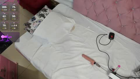 Snapshot of lissa_brown_ chatting on January 23, 2:12 am Lissa online show from January 23, 2:12 am