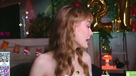 Snapshot of lissa_meooow chatting on October 8, 5:49 am your Liza again. Next stream Dec. 1 at 2 or 3 GMT online show from October 8, 5:49 am