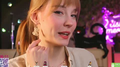 Snapshot of lissa_meooow chatting on November 6, 6:14 am your Liza again. Next stream Dec. 1 at 2 or 3 GMT online show from November 6, 6:14 am