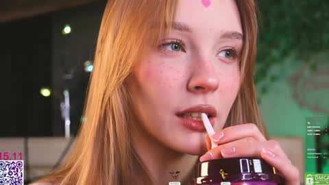 Snapshot of lissa_meooow chatting on November 15, 5:49 am your Liza again. Next stream Dec. 1 at 2 or 3 GMT online show from November 15, 5:49 am