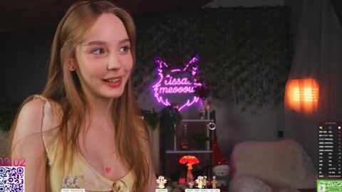 Snapshot of lissa_meooow chatting on February 3, 6:22 am your Liza again. Next stream Dec. 1 at 2 or 3 GMT online show from February 3, 6:22 am