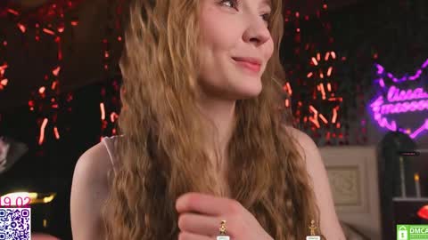 Snapshot of lissa_meooow chatting on February 19, 7:37 am your Liza again. Next stream Dec. 1 at 2 or 3 GMT online show from February 19, 7:37 am