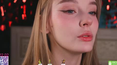 Snapshot of lissa_meooow chatting on February 22, 8:13 am your Liza again. Next stream Dec. 1 at 2 or 3 GMT online show from February 22, 8:13 am