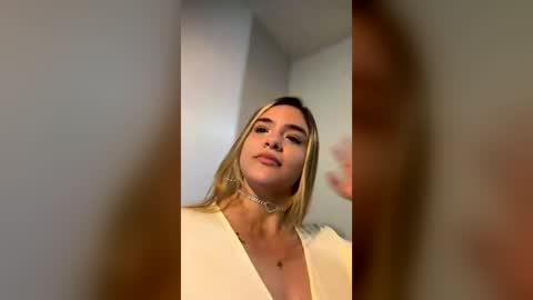 Snapshot of lissa_monroe_ chatting on June 25, 3:49 pm lissa_monroe_ online show from June 25, 3:49 pm