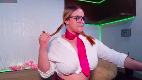 Snapshot of lissa_monroe_ chatting on June 29, 4:29 pm lissa_monroe_ online show from June 29, 4:29 pm