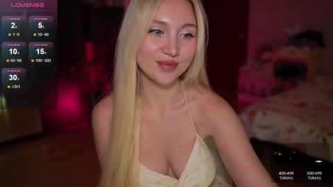 Snapshot of lissablush_ chatting on September 21, 1:35 pm Lissa online show from September 21, 1:35 pm