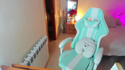 Snapshot of lissabw chatting on December 16, 5:59 am Lissa online show from December 16, 5:59 am