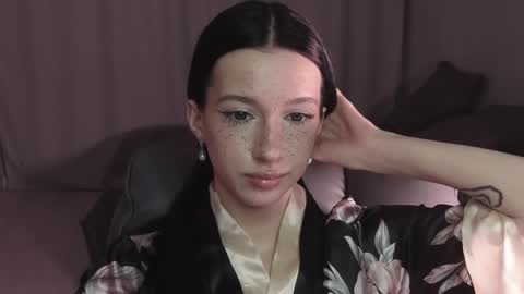 Snapshot of lissaelison chatting on April 2, 11:57 pm lissaelison online show from April 2, 11:57 pm