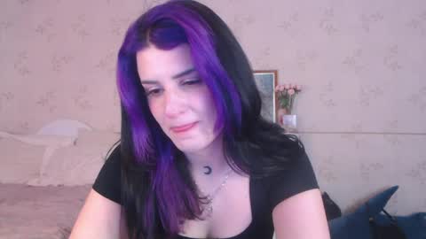 Alice Dont forget to thumbs up its very important  online show from April 16, 8:59 am