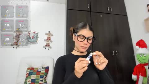 Lis  online show from December 12, 4:43 pm