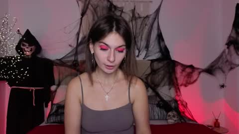 lit1le_mia online show from October 28, 9:39 pm