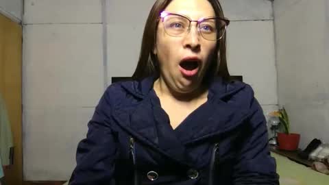 Snapshot of little_devil_diablita90 chatting on October 1, 2:06 am Diablita online show from October 1, 2:06 am