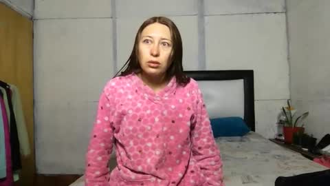 Snapshot of little_devil_diablita90 chatting on November 11, 12:05 pm Diablita online show from November 11, 12:05 pm