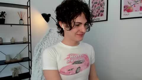 Snapshot of little_femb0y chatting on February 28, 1:01 pm Daniel online show from February 28, 1:01 pm