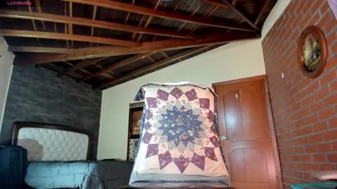 Izzi online show from December 22, 5:43 pm