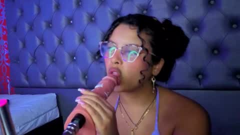 Snapshot of little_lilith_apple chatting on November 20, 7:57 pm little_lilith_apple online show from November 20, 7:57 pm