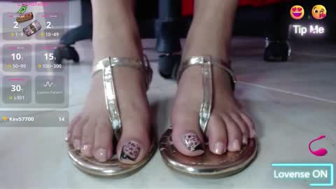 Snapshot of little_mars1 chatting on November 19, 5:35 pm Misstress Martina online show from November 19, 5:35 pm