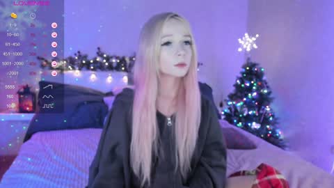 Snapshot of little_misaki chatting on December 29, 10:47 pm Maria online show from December 29, 10:47 pm