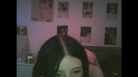 Snapshot of little_miss_nylah chatting on December 20, 1:45 am nylah 3 online show from December 20, 1:45 am