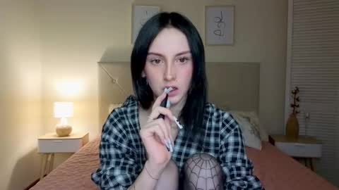 little_mollee online show from October 1, 8:37 pm