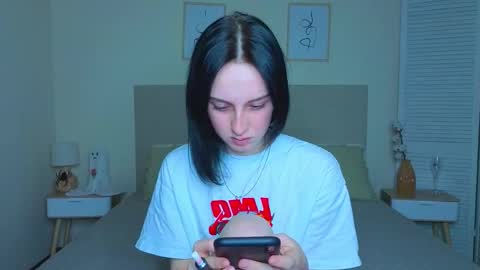 little_mollee online show from November 14, 4:28 pm