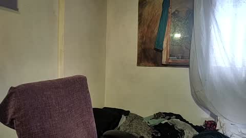 Snapshot of little_savage chatting on December 22, 7:31 pm little_savage online show from December 22, 7:31 pm