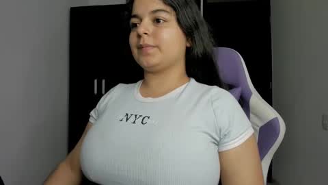 Snapshot of little_shaara chatting on January 28, 9:40 pm Shaara online show from January 28, 9:40 pm