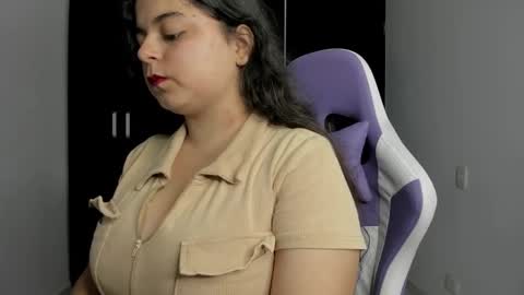 Snapshot of little_shaara chatting on January 29, 7:32 pm Shaara online show from January 29, 7:32 pm