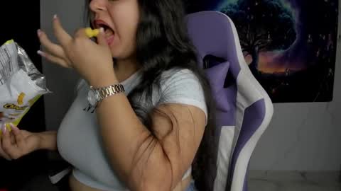 Snapshot of little_shaara chatting on February 10, 7:17 pm Shaara online show from February 10, 7:17 pm