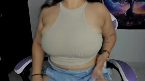 Snapshot of little_shaara chatting on February 12, 8:07 pm Shaara online show from February 12, 8:07 pm