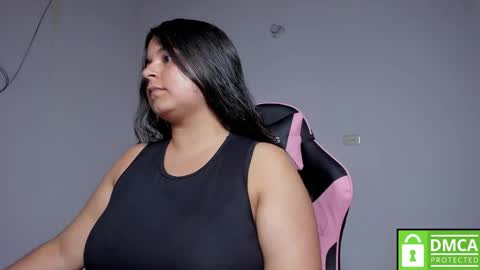 Snapshot of little_shaara chatting on September 18, 7:38 pm Shaara online show from September 18, 7:38 pm