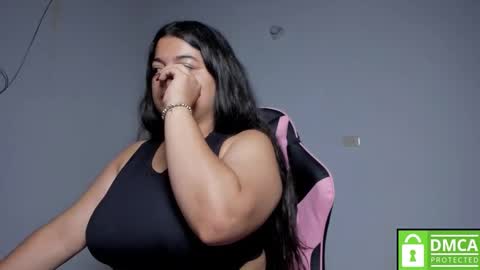 Snapshot of little_shaara chatting on September 19, 8:27 am Shaara online show from September 19, 8:27 am