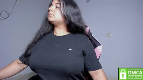 Snapshot of little_shaara chatting on September 22, 8:22 pm Shaara online show from September 22, 8:22 pm