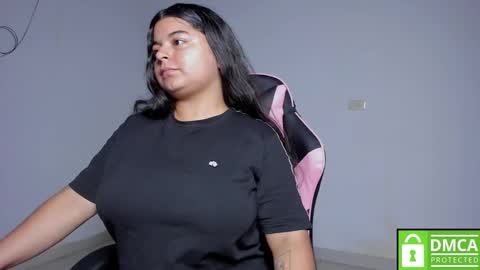 Snapshot of little_shaara chatting on October 1, 9:04 am Shaara online show from October 1, 9:04 am