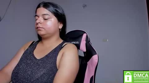 Snapshot of little_shaara chatting on October 2, 8:38 pm Shaara online show from October 2, 8:38 pm