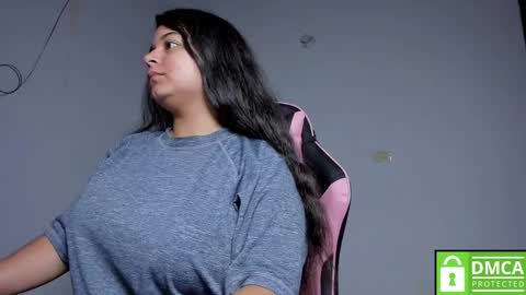 Snapshot of little_shaara chatting on October 10, 8:57 am Shaara online show from October 10, 8:57 am