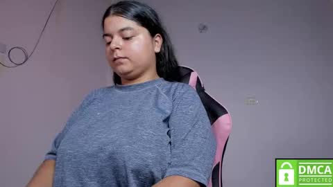 Snapshot of little_shaara chatting on October 14, 8:20 pm Shaara online show from October 14, 8:20 pm