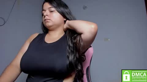 Snapshot of little_shaara chatting on October 17, 8:50 am Shaara online show from October 17, 8:50 am