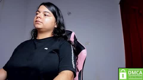 Snapshot of little_shaara chatting on October 29, 8:54 pm Shaara online show from October 29, 8:54 pm