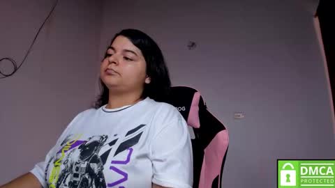 Snapshot of little_shaara chatting on October 31, 8:21 pm Shaara online show from October 31, 8:21 pm