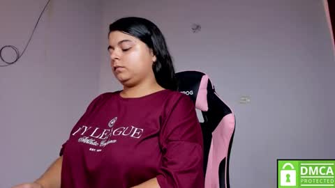 Snapshot of little_shaara chatting on November 4, 8:19 pm Shaara online show from November 4, 8:19 pm