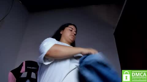 Snapshot of little_shaara chatting on November 20, 8:41 pm Shaara online show from November 20, 8:41 pm