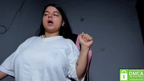 Snapshot of little_shaara chatting on November 25, 8:36 am Shaara online show from November 25, 8:36 am