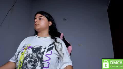 Snapshot of little_shaara chatting on November 27, 10:12 pm Shaara online show from November 27, 10:12 pm