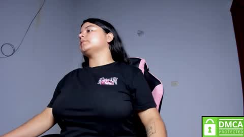 Snapshot of little_shaara chatting on November 28, 10:23 pm Shaara online show from November 28, 10:23 pm