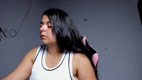 Snapshot of little_shaara chatting on December 5, 8:45 am Shaara online show from December 5, 8:45 am