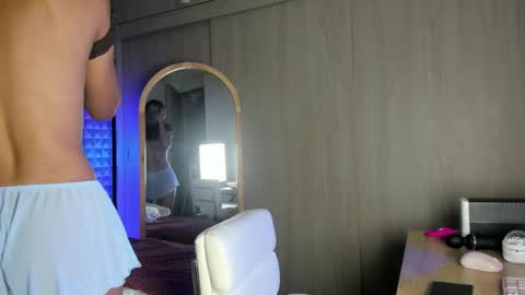 alex online show from February 19, 2:18 am